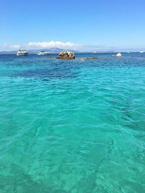 Residenze Golfo Di Marinella Lägenhet