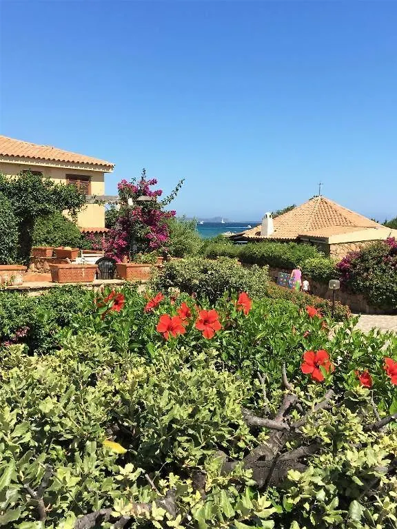 Residenze Golfo Di Marinella Lägenhet